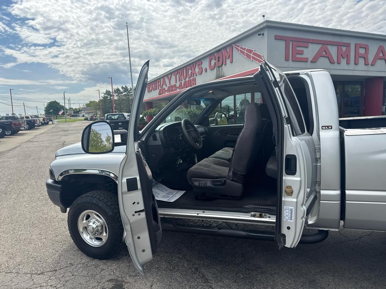 Dodge Ram 2500 4dr Quad Cab 139" WB HD 4WD 2001