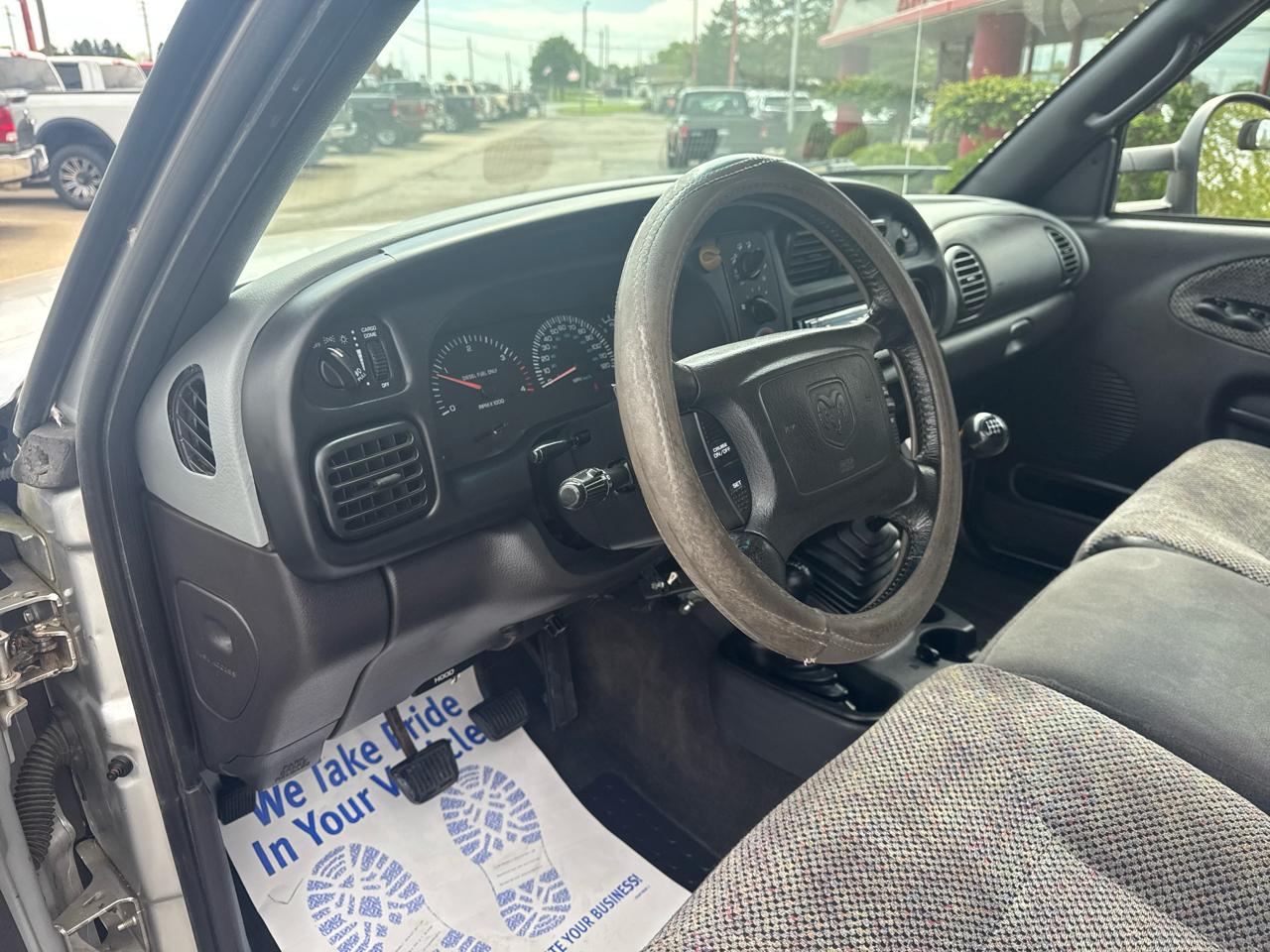 Dodge Ram 2500 4dr Quad Cab 139" WB HD 4WD 2001