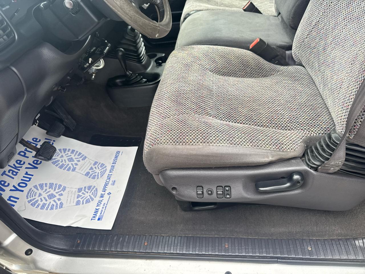 Dodge Ram 2500 4dr Quad Cab 139" WB HD 4WD 2001