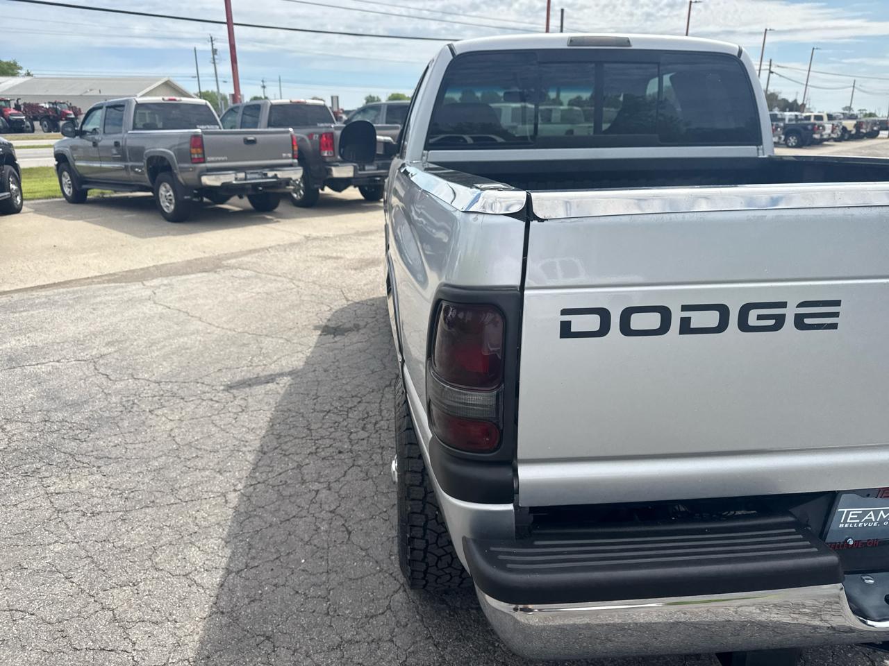 Dodge Ram 2500 4dr Quad Cab 139" WB HD 4WD 2001
