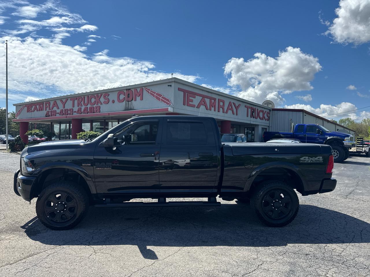 RAM 2500 Big Horn 4x4 Crew Cab 6'4" Box 2017