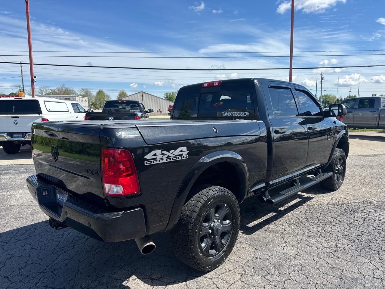RAM 2500 Big Horn 4x4 Crew Cab 6'4" Box 2017