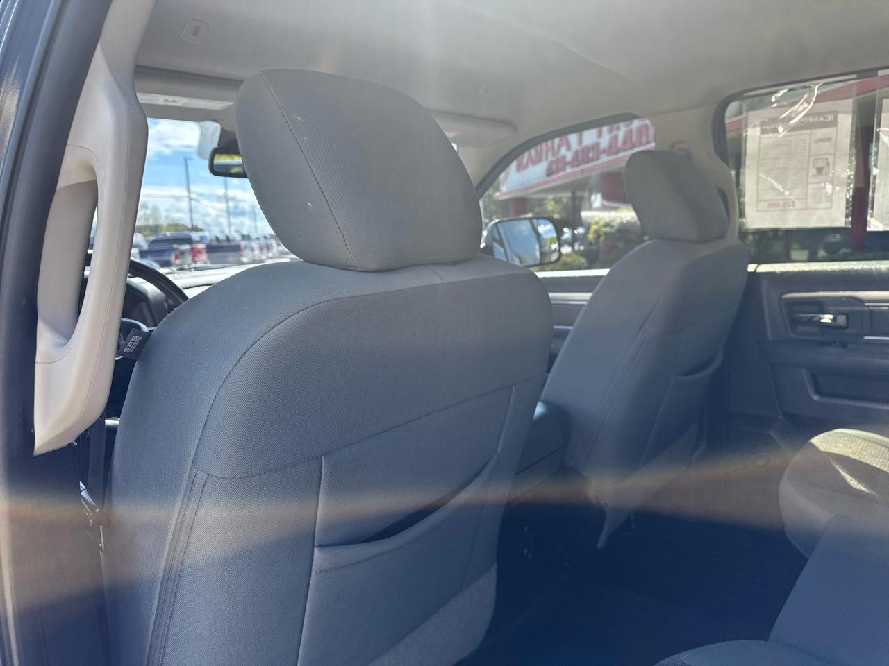 RAM 2500 Big Horn 4x4 Crew Cab 6'4" Box 2017
