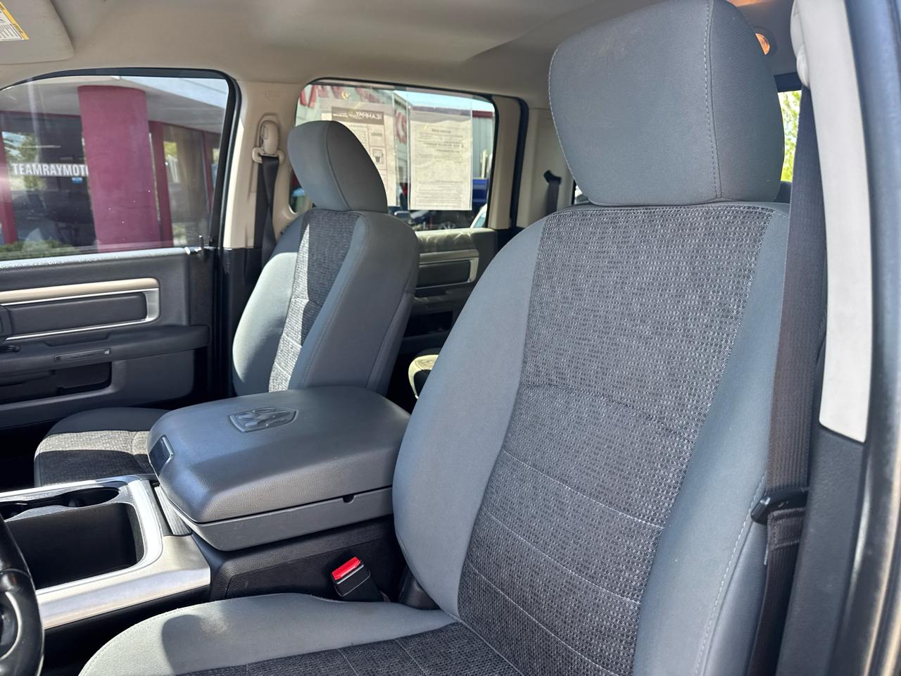 RAM 2500 Big Horn 4x4 Crew Cab 6'4" Box 2017