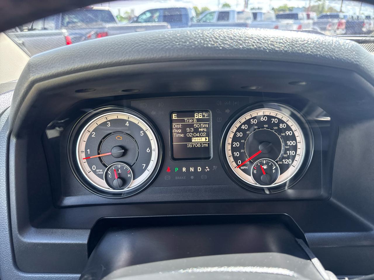 RAM 2500 Big Horn 4x4 Crew Cab 6'4" Box 2017