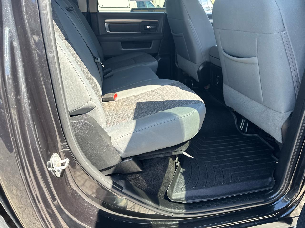 RAM 2500 Big Horn 4x4 Crew Cab 6'4" Box 2017