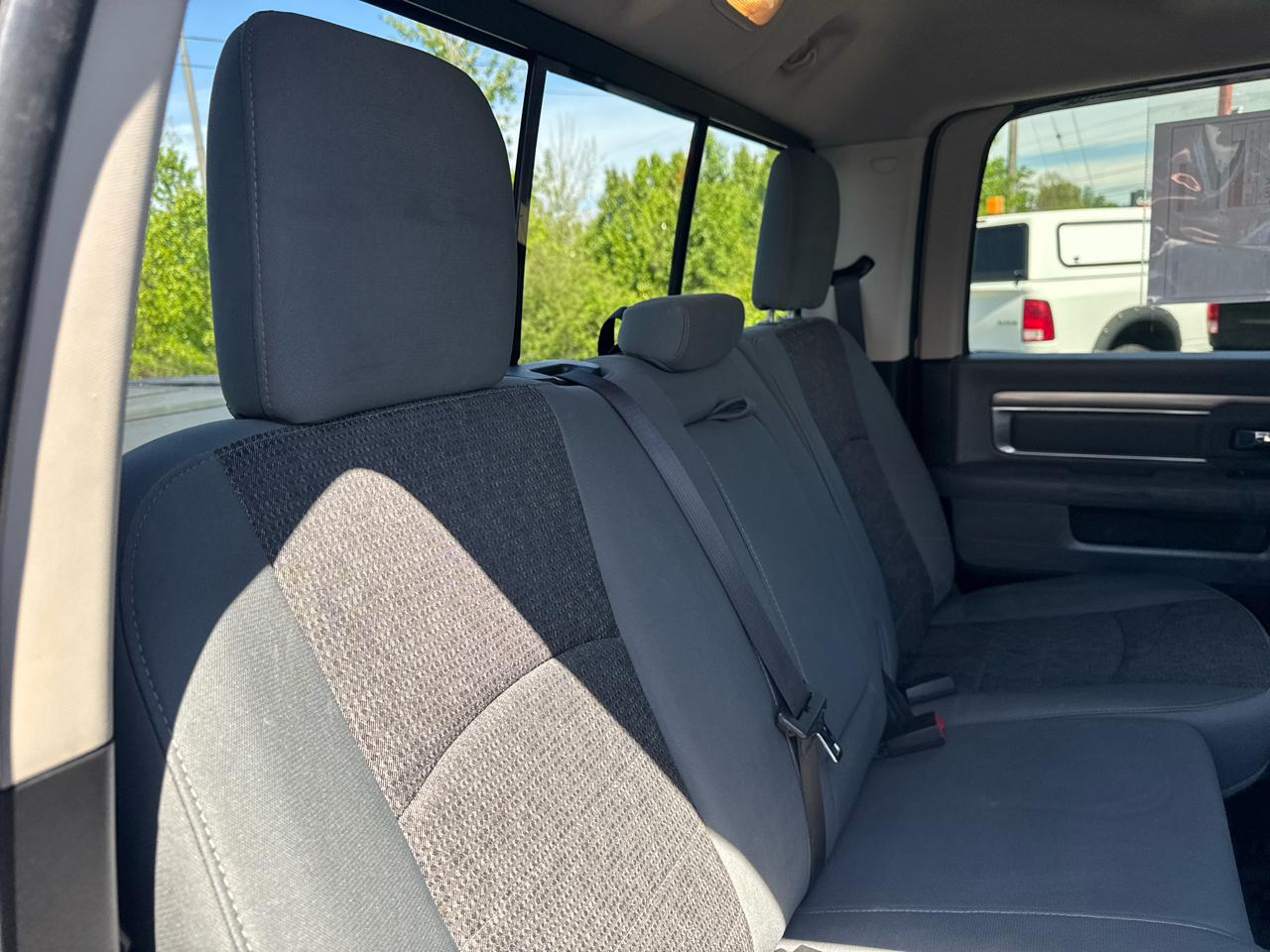 RAM 2500 Big Horn 4x4 Crew Cab 6'4" Box 2017