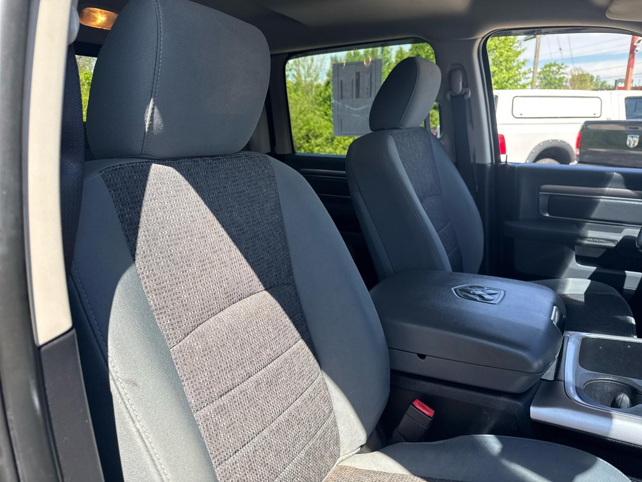 RAM 2500 Big Horn 4x4 Crew Cab 6'4" Box 2017