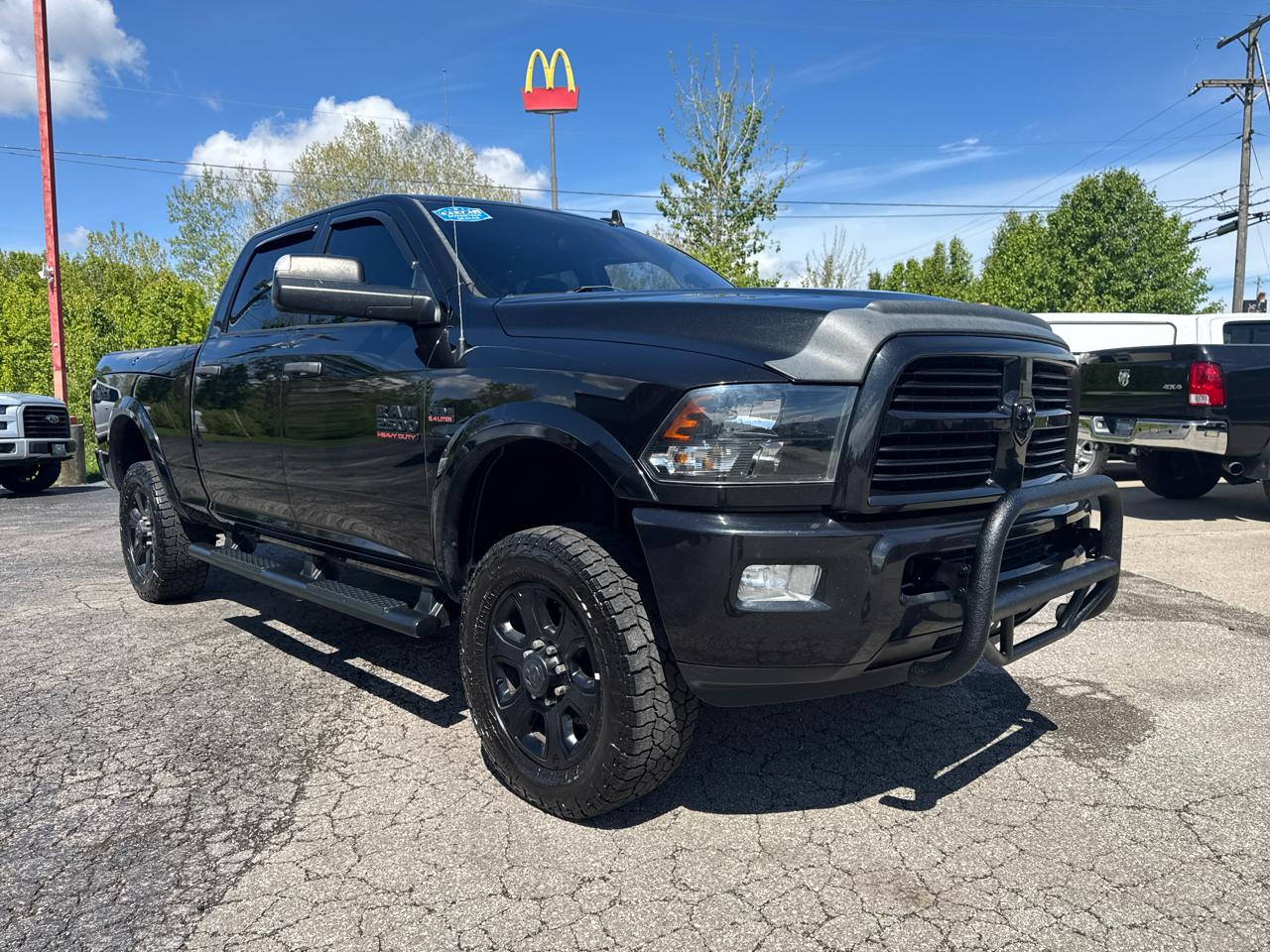 RAM 2500 Big Horn 4x4 Crew Cab 6'4" Box 2017