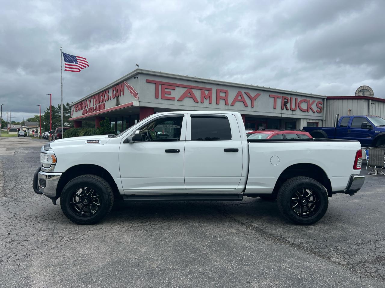 RAM 2500 Tradesman 4x4 Crew Cab 6'4" Box 2019