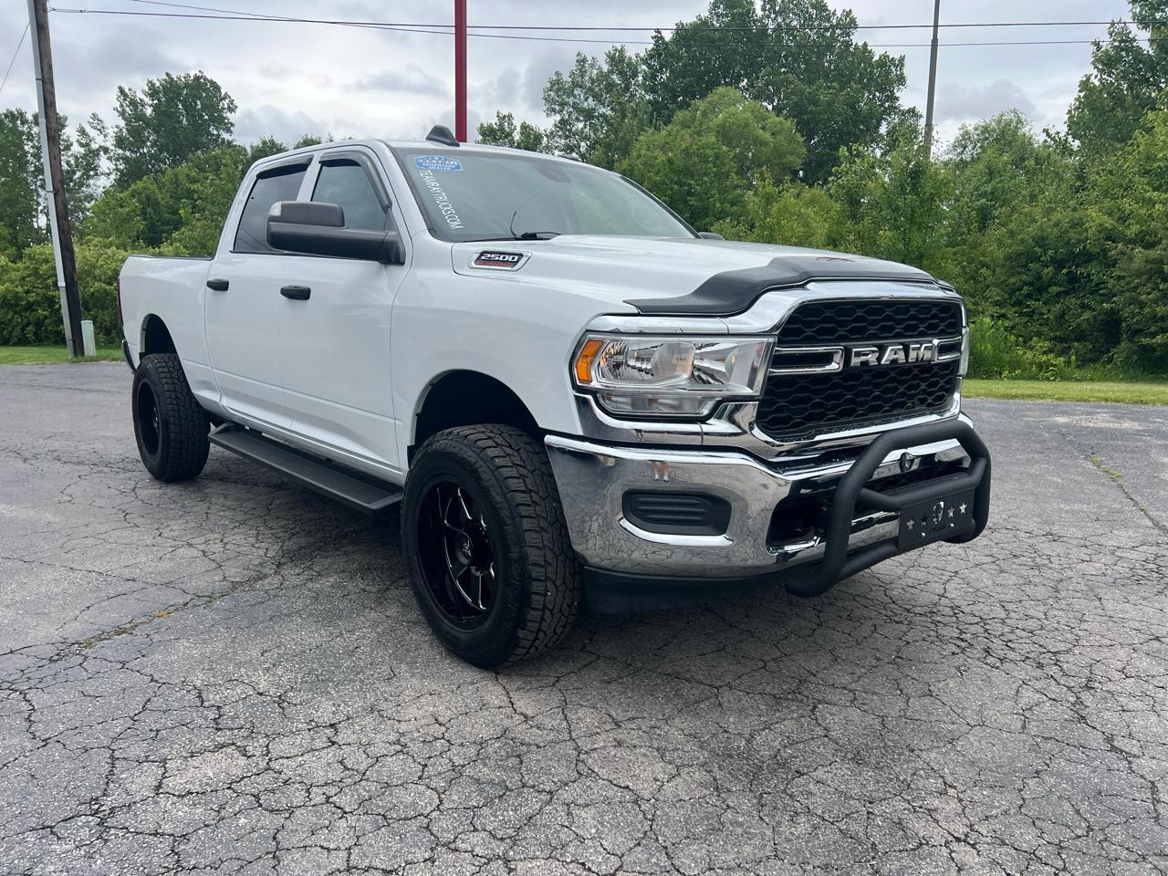 RAM 2500 Tradesman 4x4 Crew Cab 6'4" Box 2019