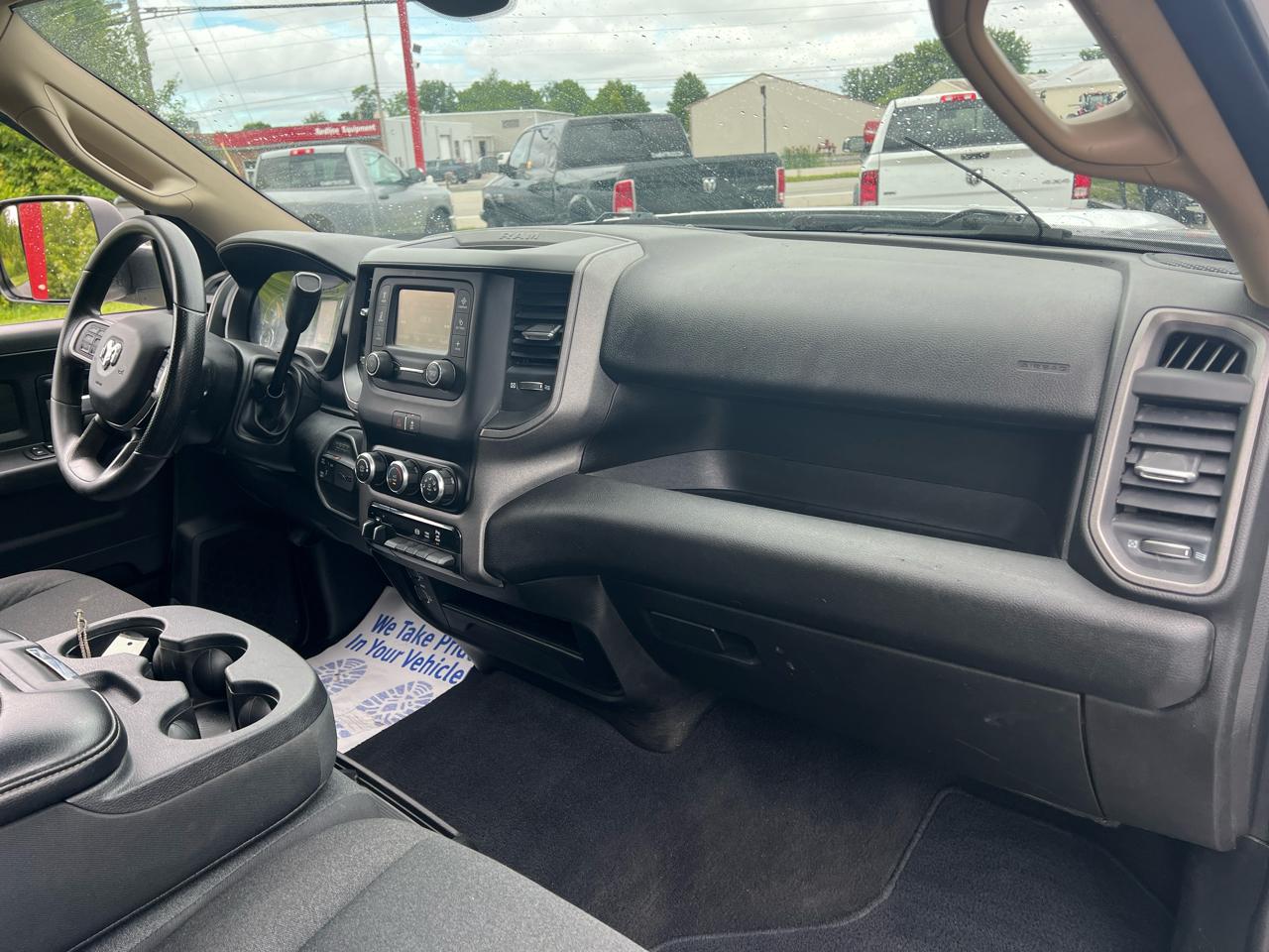 RAM 2500 Tradesman 4x4 Crew Cab 6'4" Box 2019