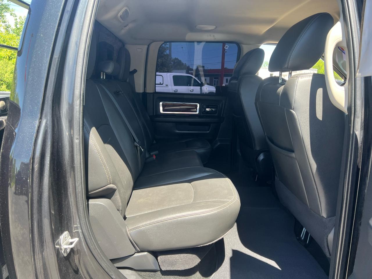 RAM 2500 4WD Crew Cab 149" Laramie 2011
