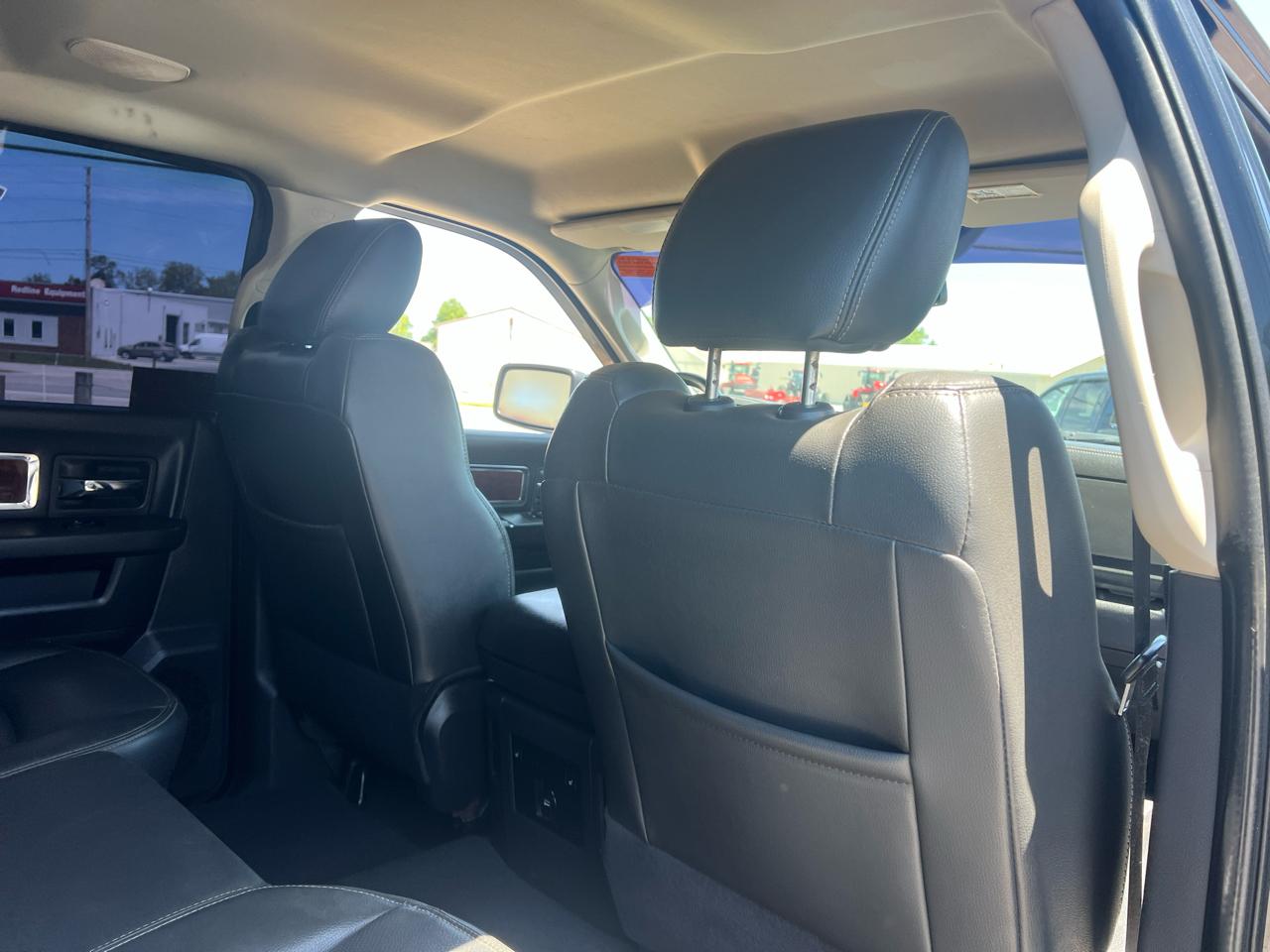 RAM 2500 4WD Crew Cab 149" Laramie 2011