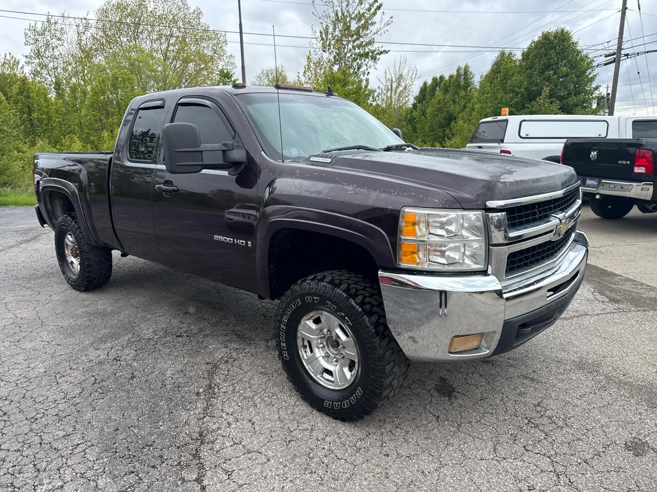 Chevrolet Silverado 2500HD 4WD Ext Cab 143.5" LT w/1LT 2008