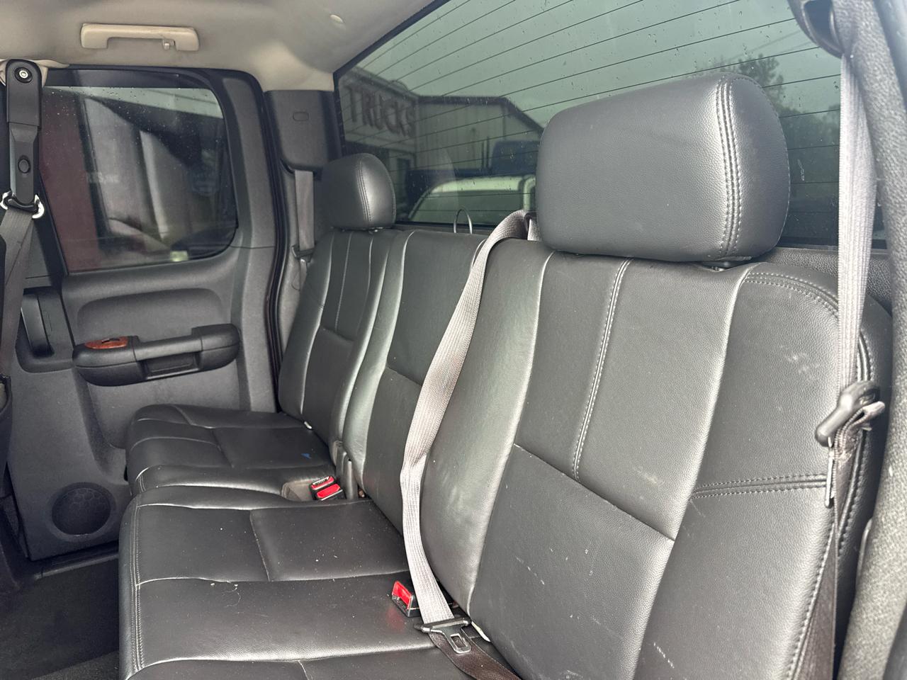 Chevrolet Silverado 2500HD 4WD Ext Cab 143.5" LT w/1LT 2008