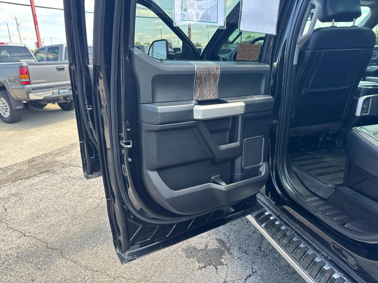 Ford Super Duty F-250 SRW Lariat 4WD Crew Cab 6.75' Box 2017