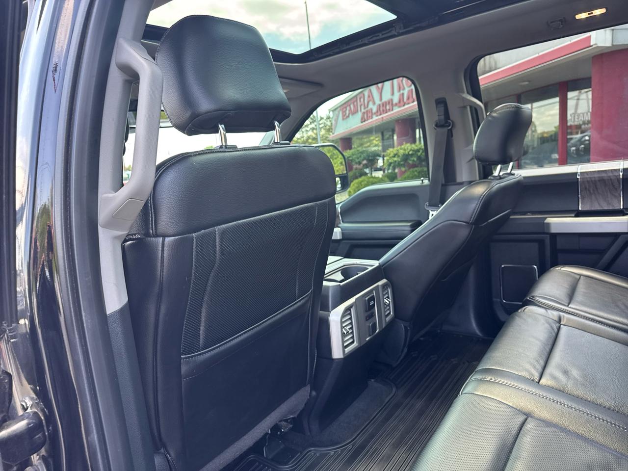 Ford Super Duty F-250 SRW Lariat 4WD Crew Cab 6.75' Box 2017