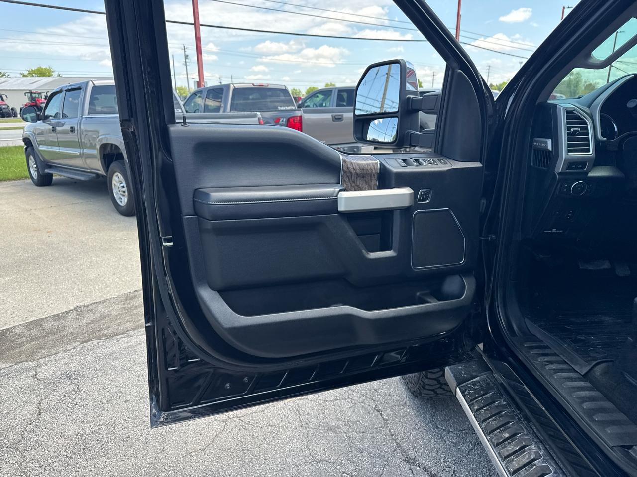 Ford Super Duty F-250 SRW Lariat 4WD Crew Cab 6.75' Box 2017