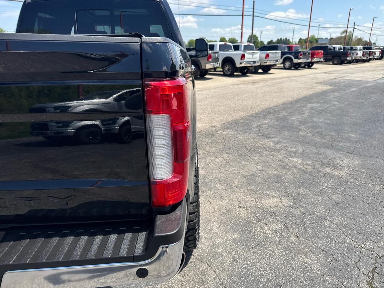Ford Super Duty F-250 SRW Lariat 4WD Crew Cab 6.75' Box 2017