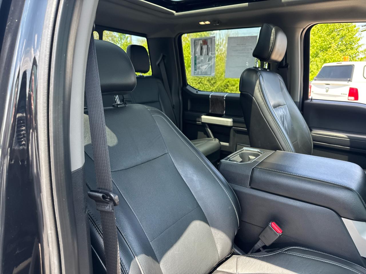 Ford Super Duty F-250 SRW Lariat 4WD Crew Cab 6.75' Box 2017