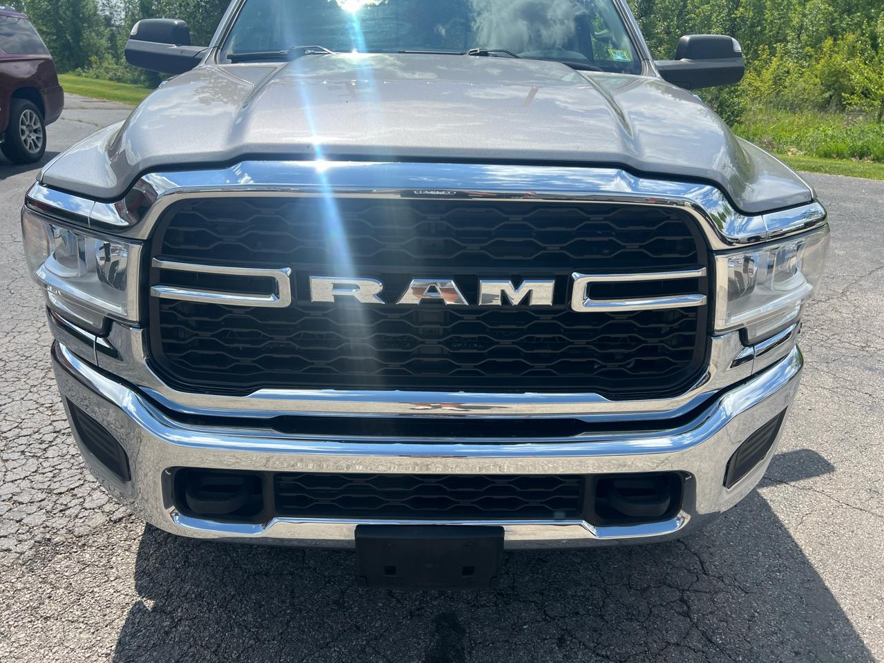 RAM 3500 Tradesman 4x4 Reg Cab 8' Box 2020
