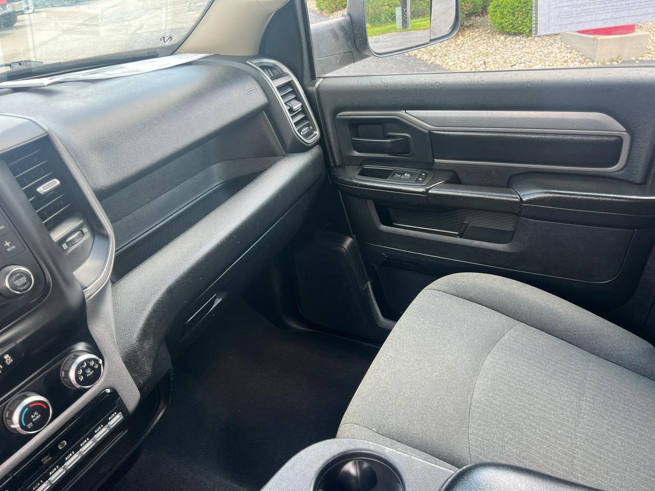 RAM 3500 Tradesman 4x4 Reg Cab 8' Box 2020