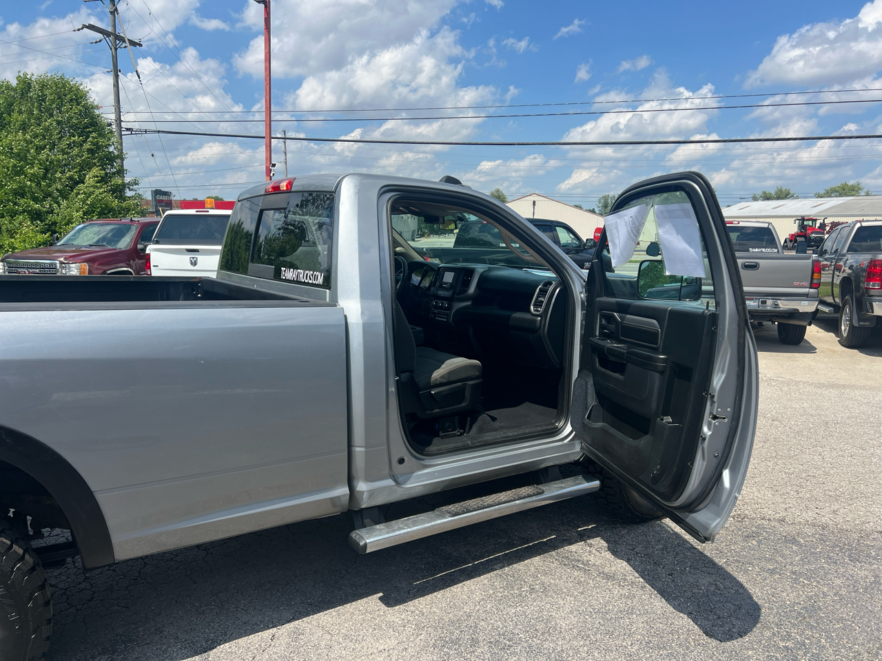 RAM 3500 Tradesman 4x4 Reg Cab 8' Box 2020