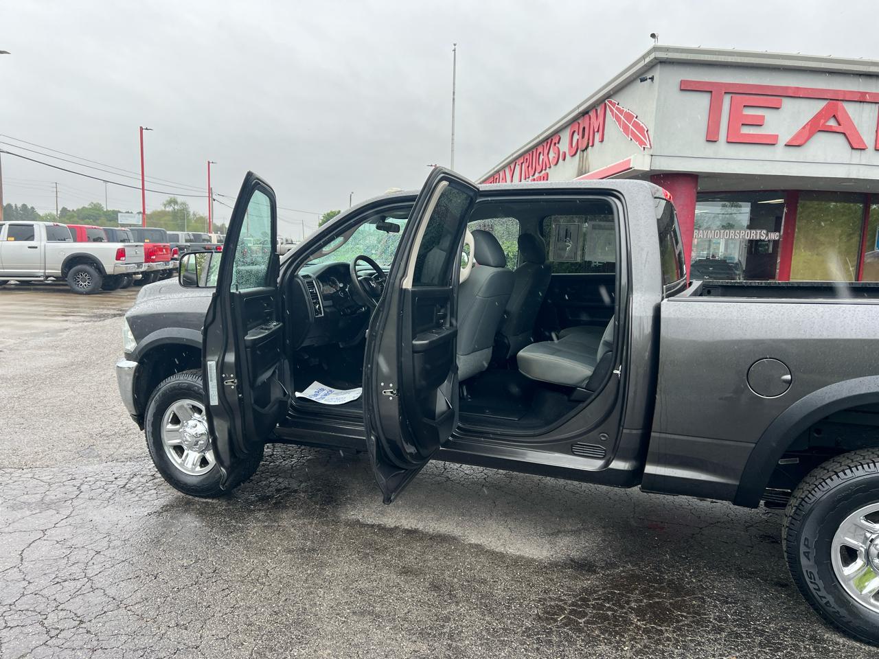 RAM 3500 Tradesman 4x4 Crew Cab 6'4" Box 2018