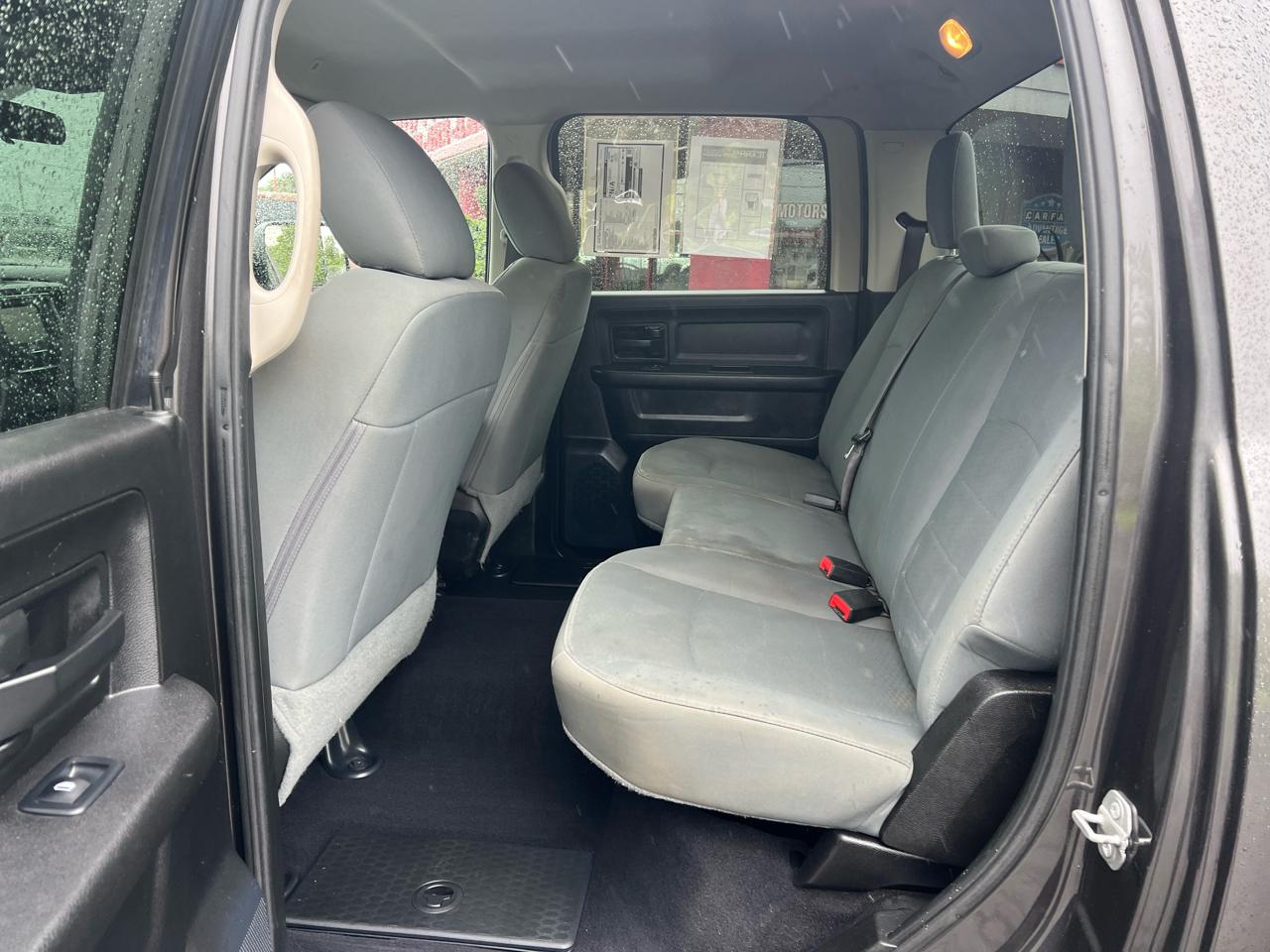 RAM 3500 Tradesman 4x4 Crew Cab 6'4" Box 2018