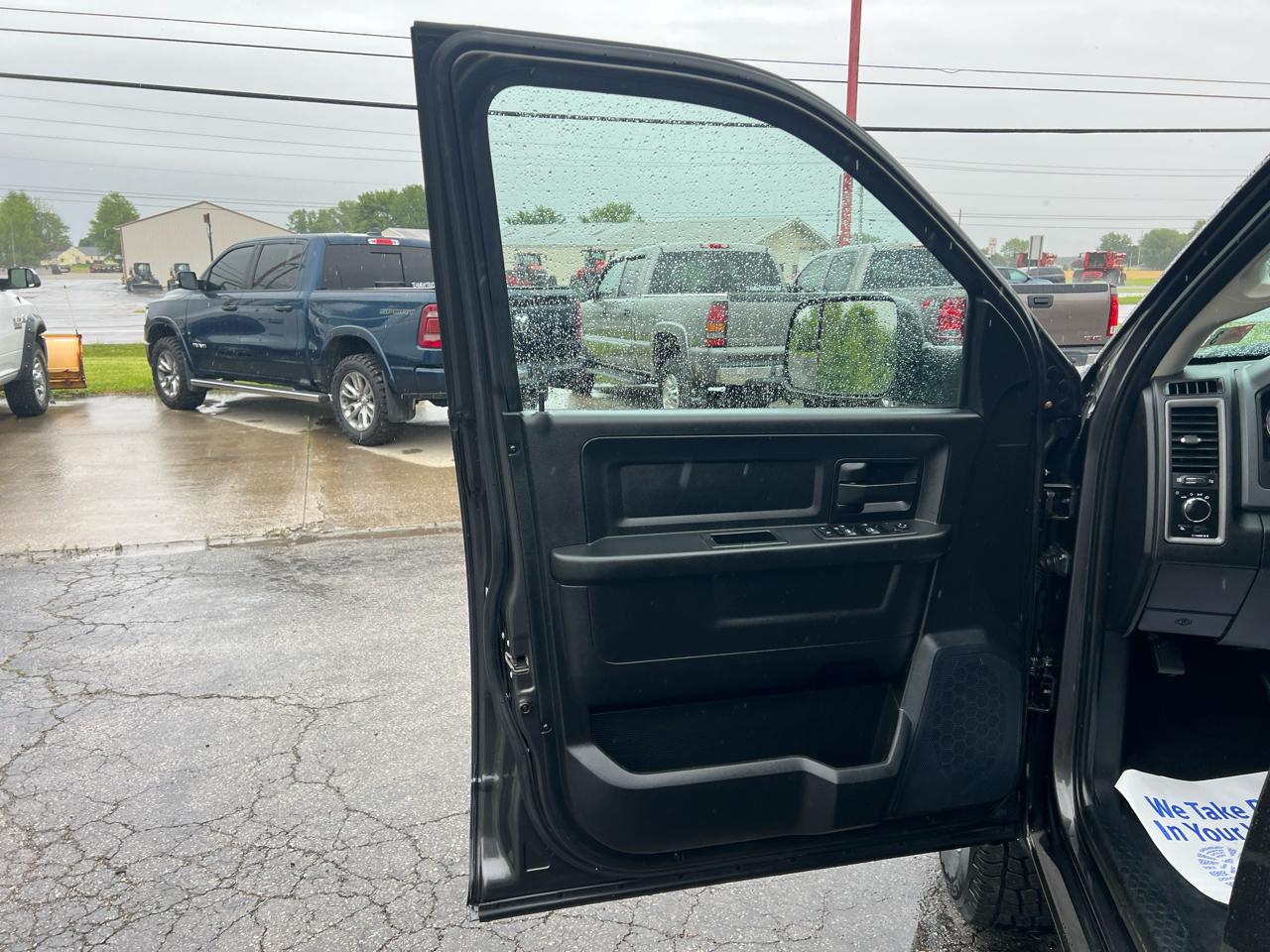 RAM 3500 Tradesman 4x4 Crew Cab 6'4" Box 2018