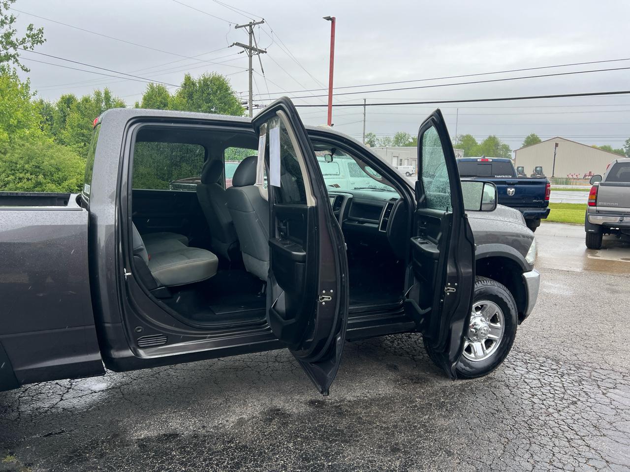 RAM 3500 Tradesman 4x4 Crew Cab 6'4" Box 2018