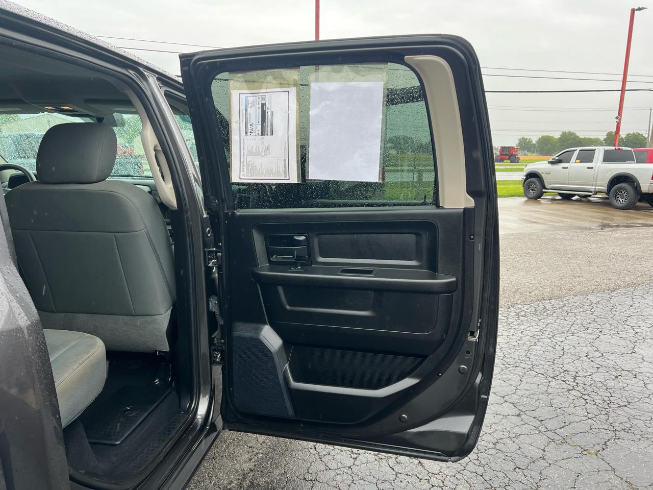 RAM 3500 Tradesman 4x4 Crew Cab 6'4" Box 2018