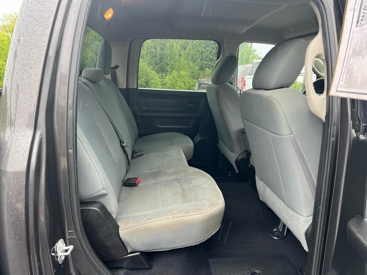 RAM 3500 Tradesman 4x4 Crew Cab 6'4" Box 2018