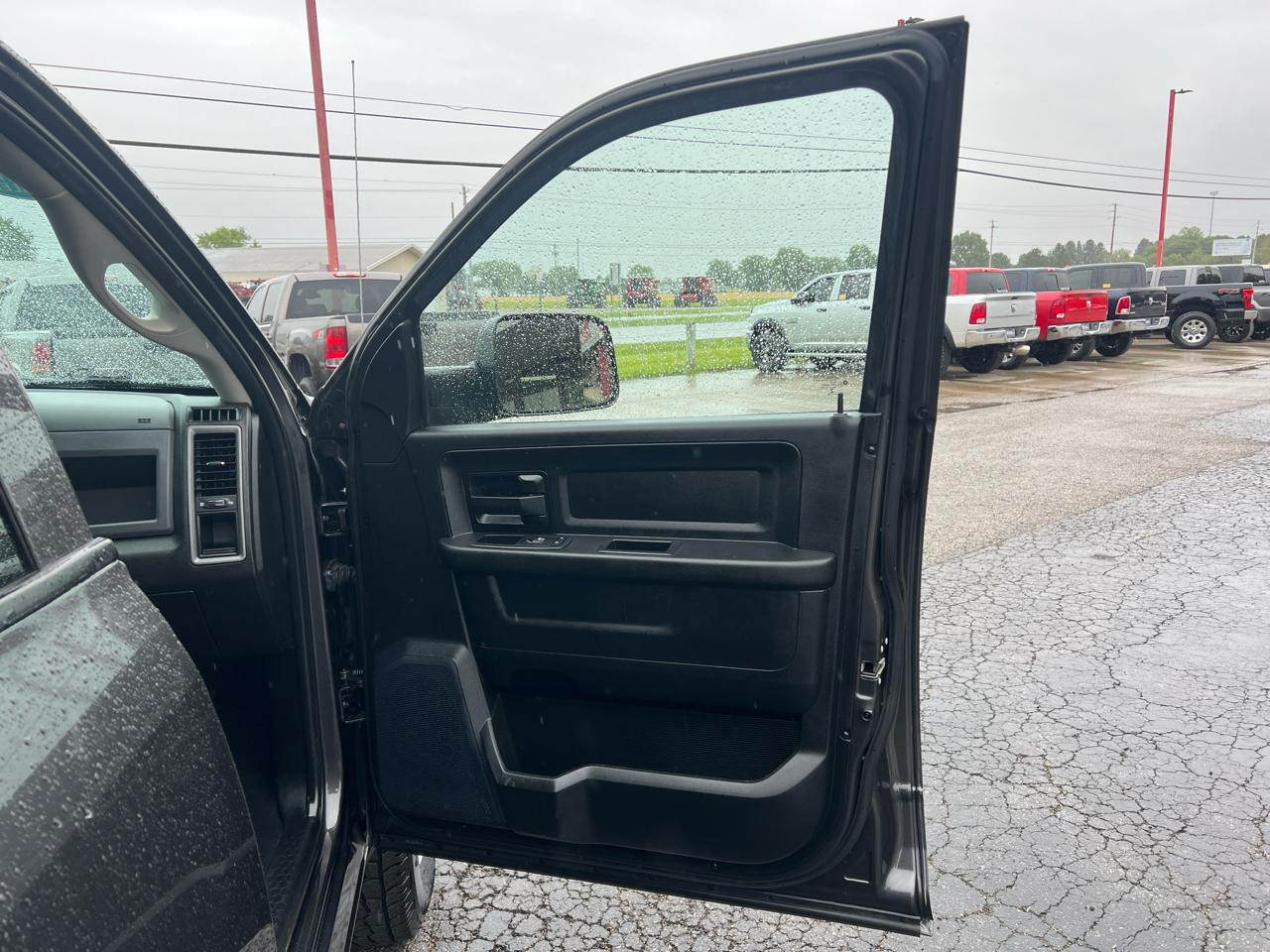 RAM 3500 Tradesman 4x4 Crew Cab 6'4" Box 2018