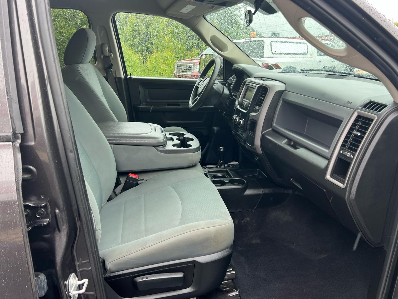 RAM 3500 Tradesman 4x4 Crew Cab 6'4" Box 2018