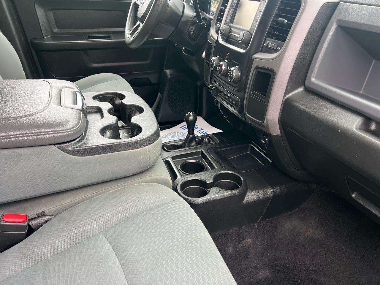 RAM 3500 Tradesman 4x4 Crew Cab 6'4" Box 2018