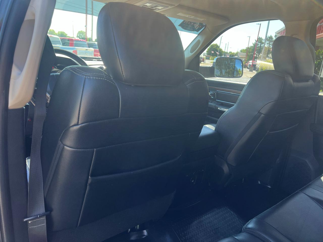 RAM 2500 4WD Mega Cab 160.5" Laramie 2014