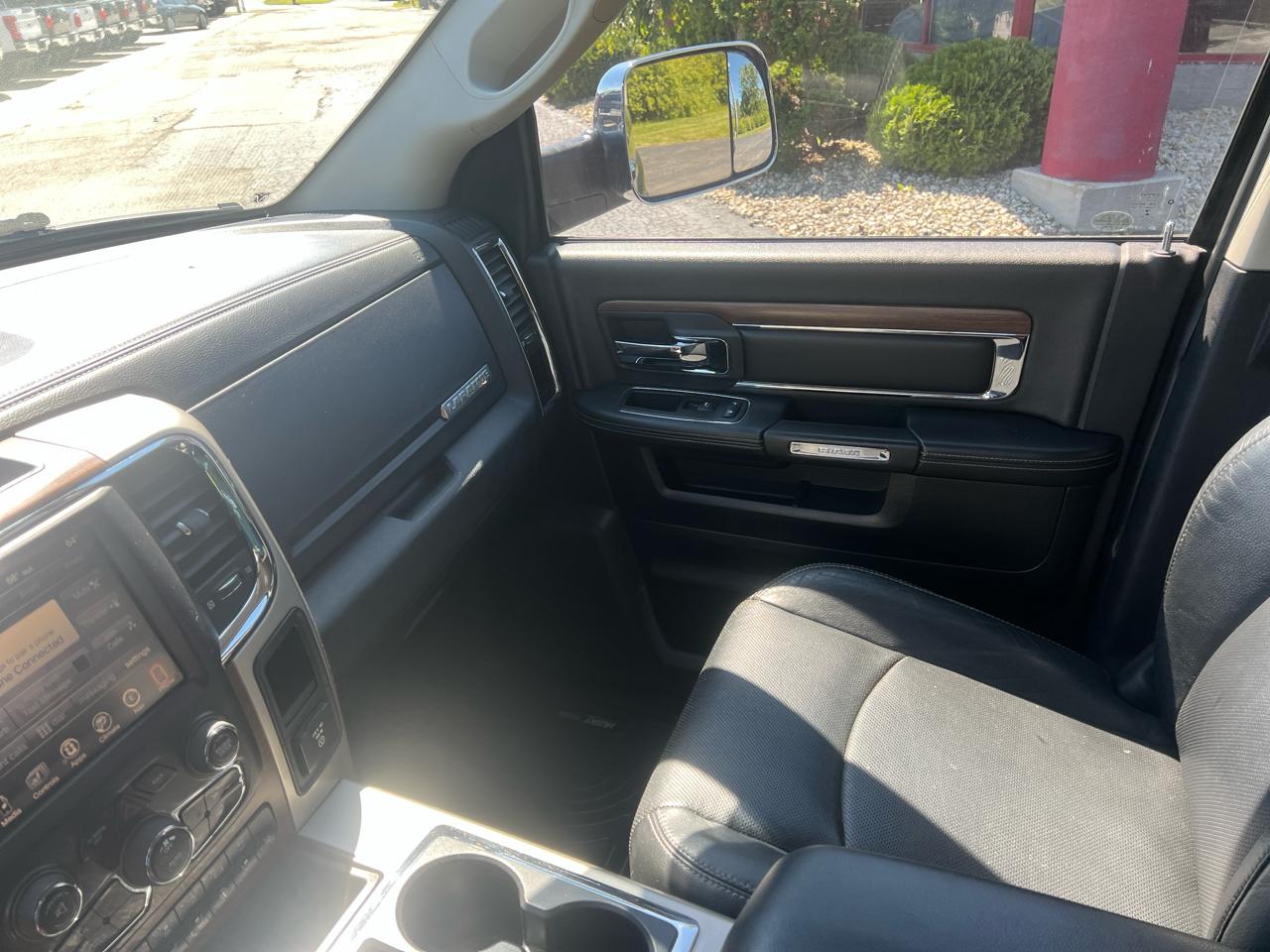 RAM 2500 4WD Mega Cab 160.5" Laramie 2014