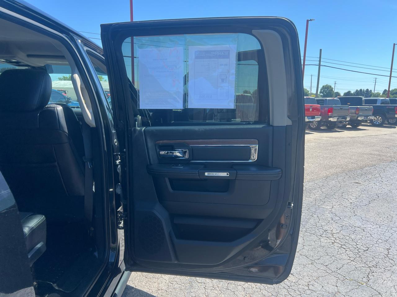 RAM 2500 4WD Mega Cab 160.5" Laramie 2014