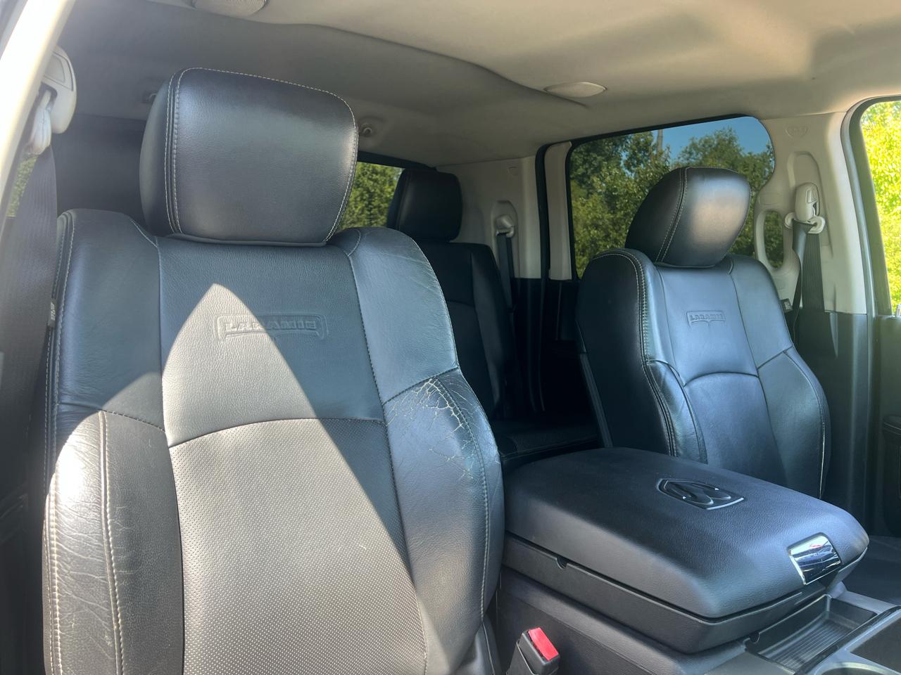 RAM 2500 4WD Mega Cab 160.5" Laramie 2014