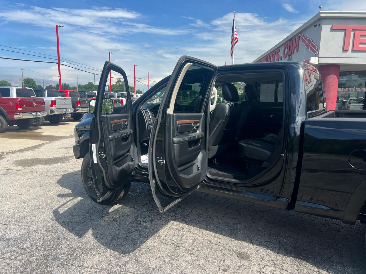 RAM 3500 4WD Crew Cab 149" Laramie 2014