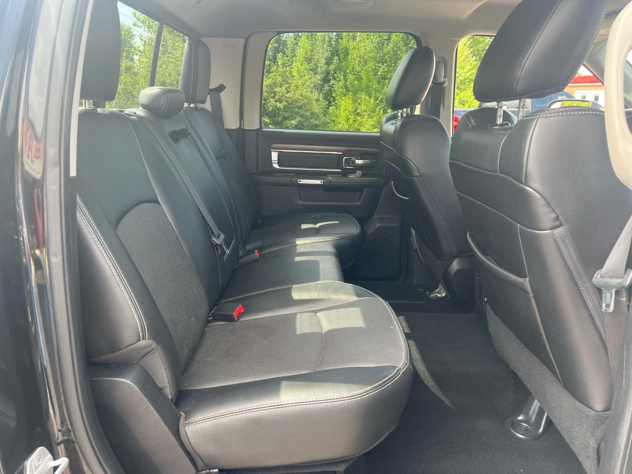 RAM 3500 4WD Crew Cab 149" Laramie 2014