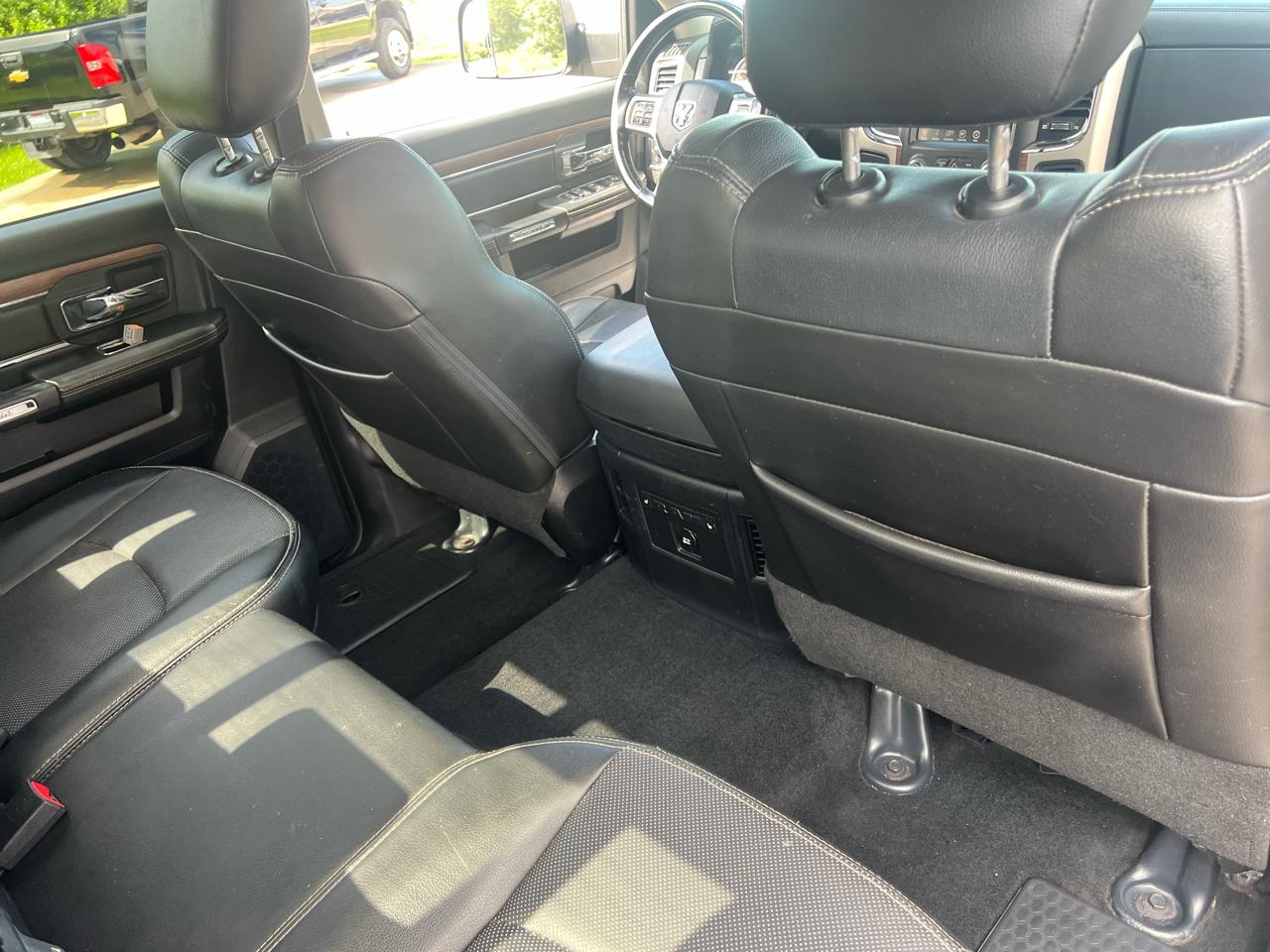 RAM 3500 4WD Crew Cab 149" Laramie 2014