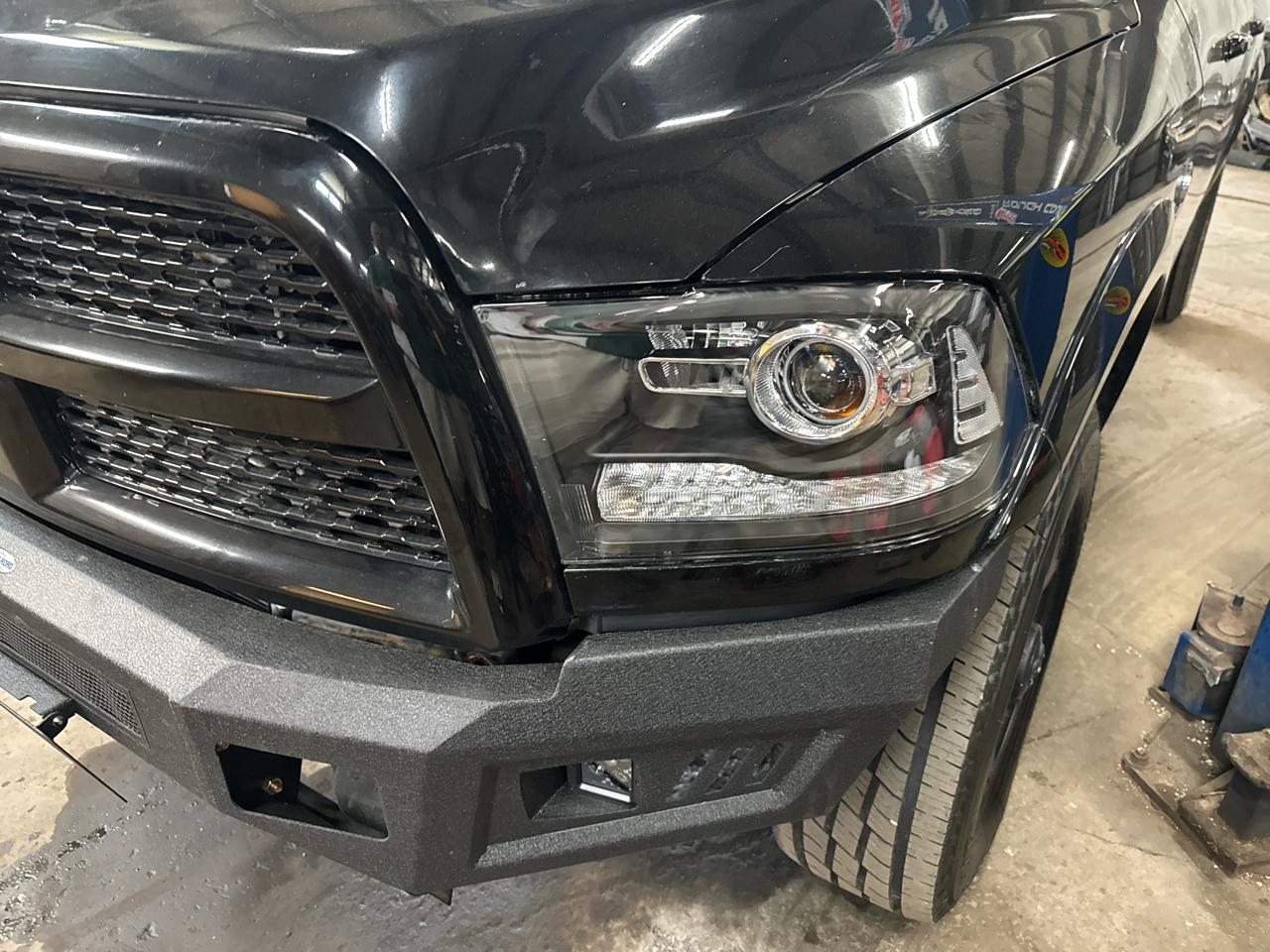 RAM 3500 4WD Crew Cab 149" Laramie 2014