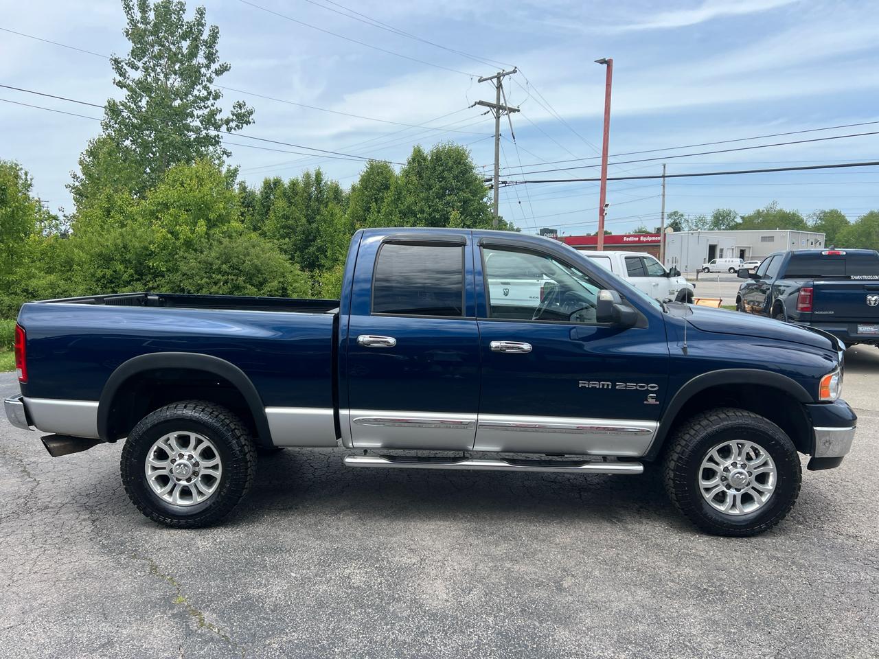 Dodge Ram 2500 4dr Quad Cab 140.5" WB 4WD SLT 2004