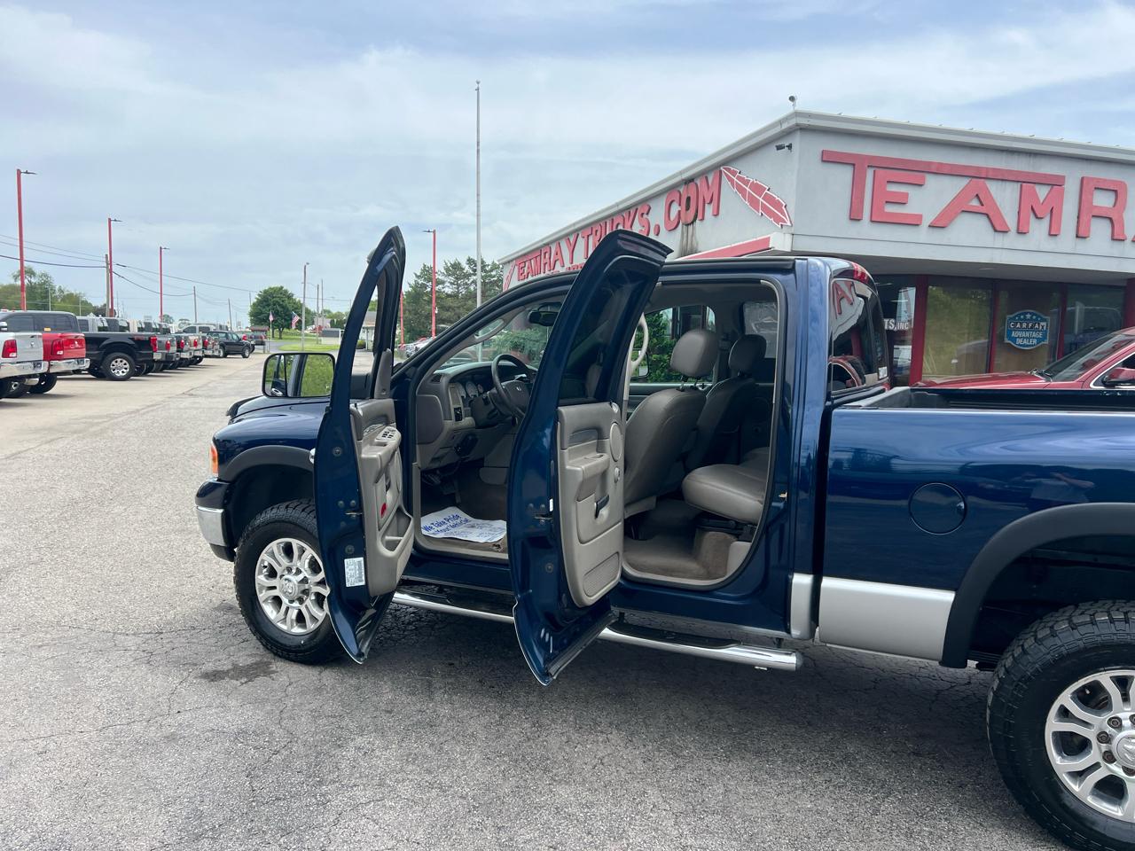 Dodge Ram 2500 4dr Quad Cab 140.5" WB 4WD SLT 2004