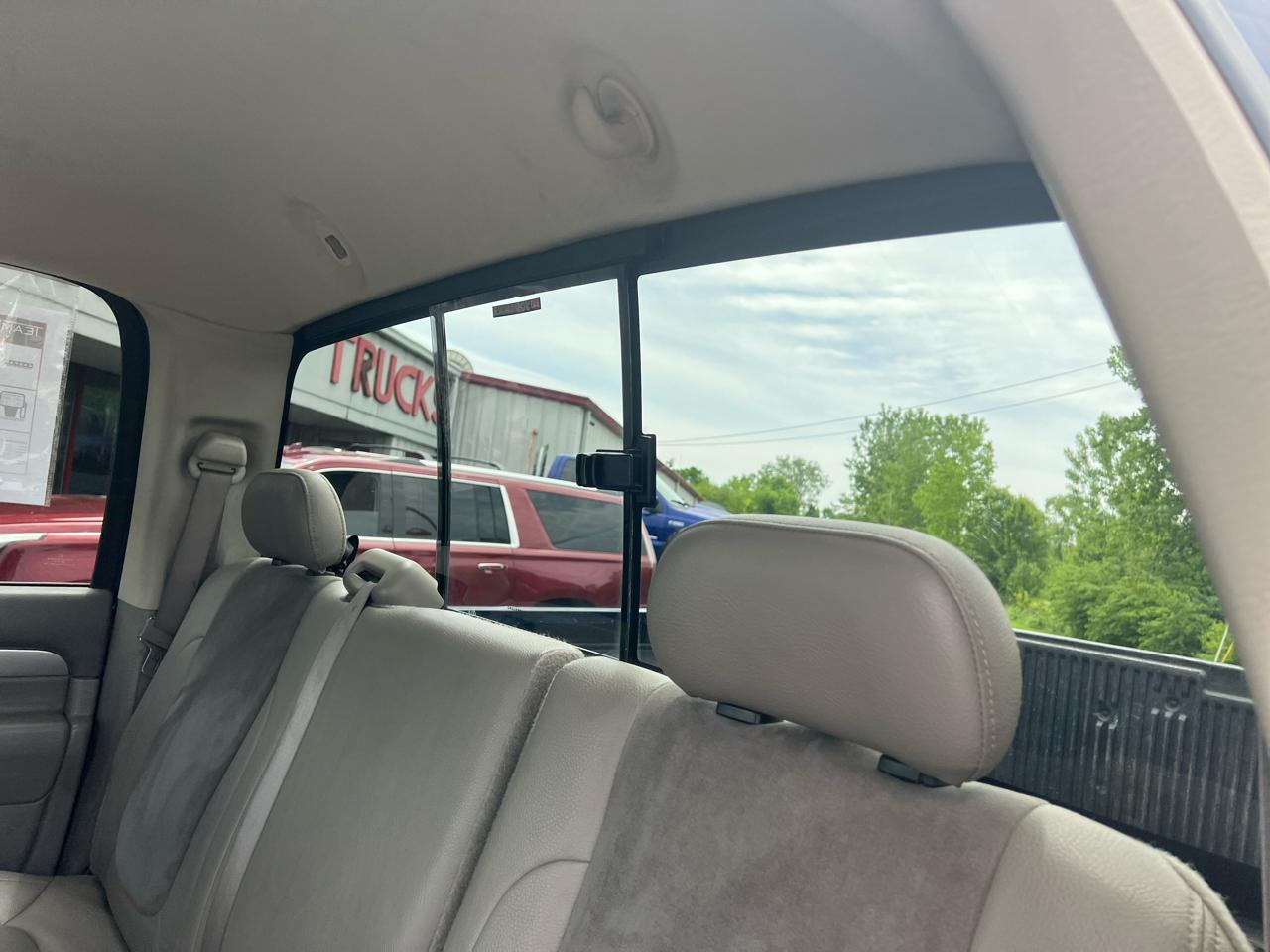 Dodge Ram 2500 4dr Quad Cab 140.5" WB 4WD SLT 2004