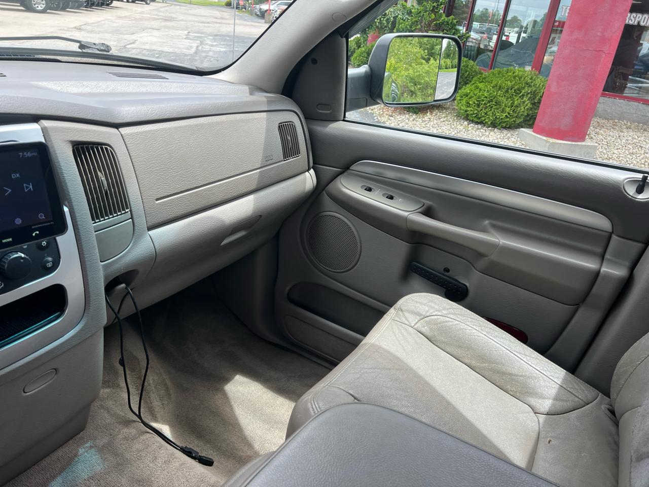Dodge Ram 2500 4dr Quad Cab 140.5" WB 4WD SLT 2004