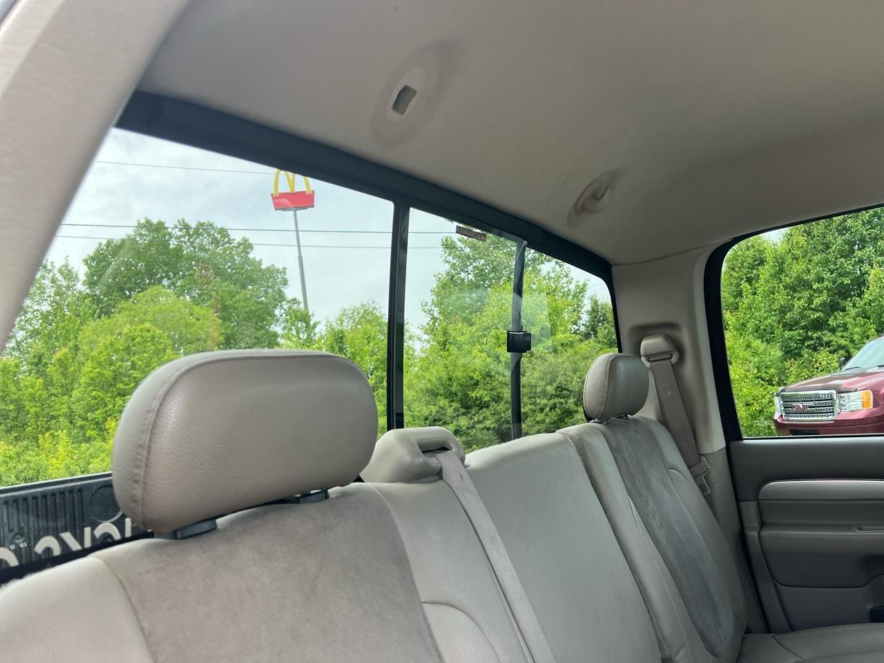 Dodge Ram 2500 4dr Quad Cab 140.5" WB 4WD SLT 2004